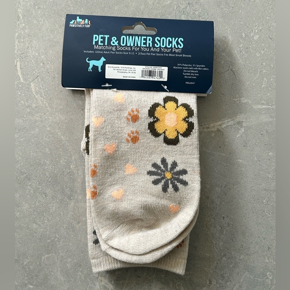 NWT Pawsitively Fun Pet & Owner Matching Socks Set - Picture 2 of 2